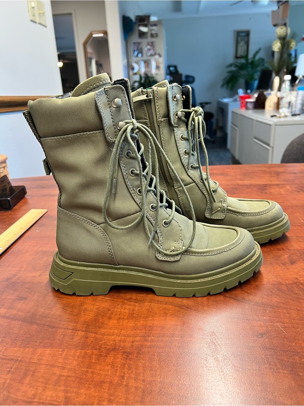 Franco Sarto Olive Lace-Up Combat Boots size 7 EUC